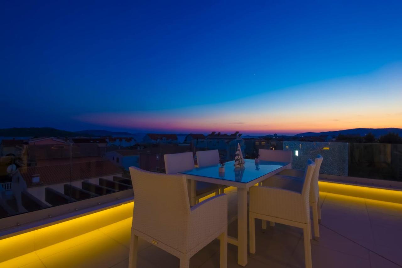 Apartment Royal II Vodice Esterno foto