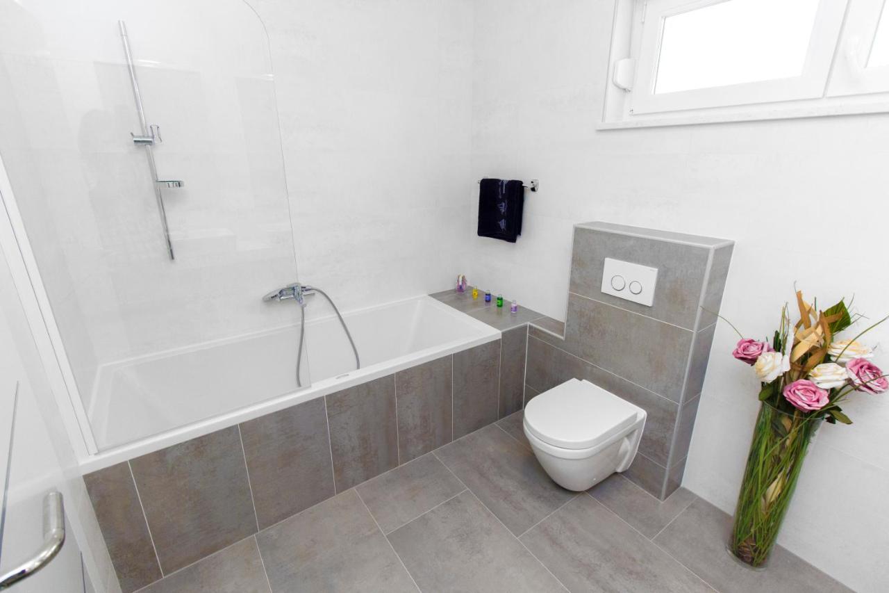 Apartment Royal II Vodice Esterno foto